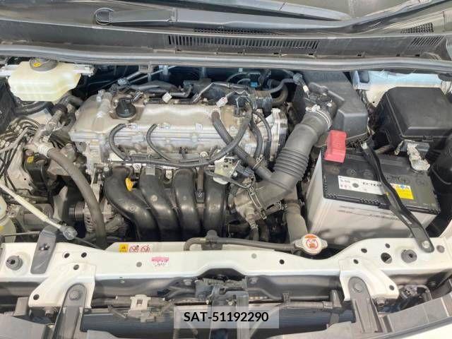 Toyota VOXY 2017-09 370457-18