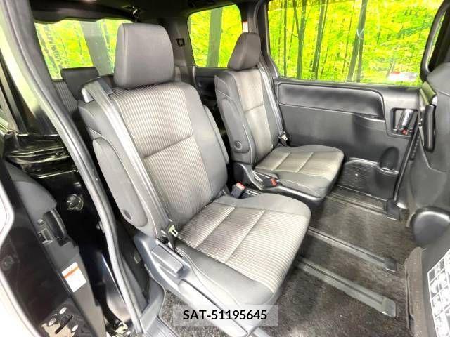 Toyota VOXY 2018-11 244942-8
