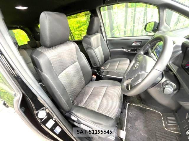 Toyota VOXY 2018-11 244942-7