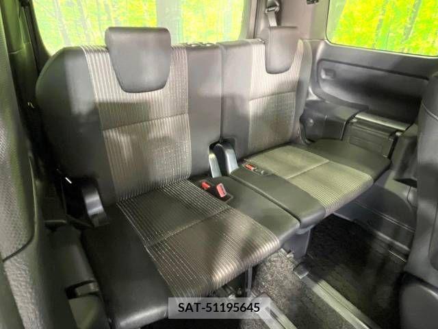Toyota VOXY 2018-11 244942-9