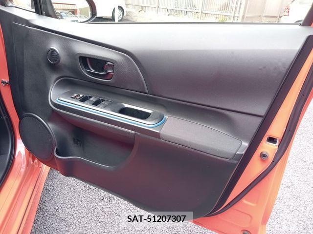 Toyota AQUA 2014-04 250265-17