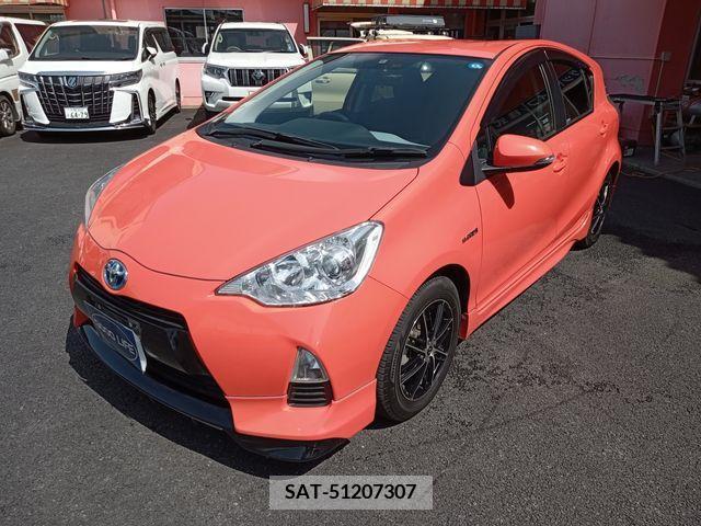 Toyota AQUA 2014-04 250265-1