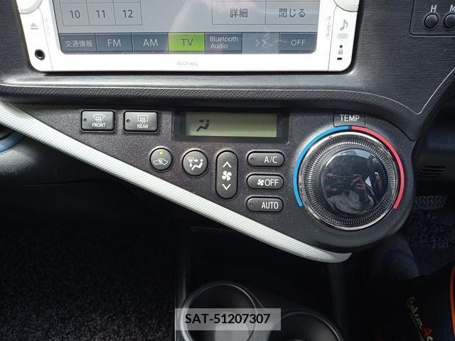 Toyota AQUA 2014-04 250265-12