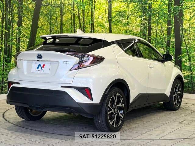 Toyota C-HR 2017-04 322985-17