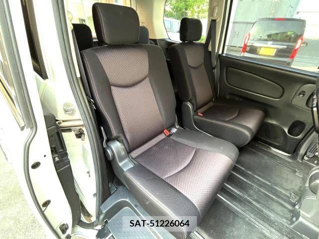 Nissan SERENA 2011-03 387295-12