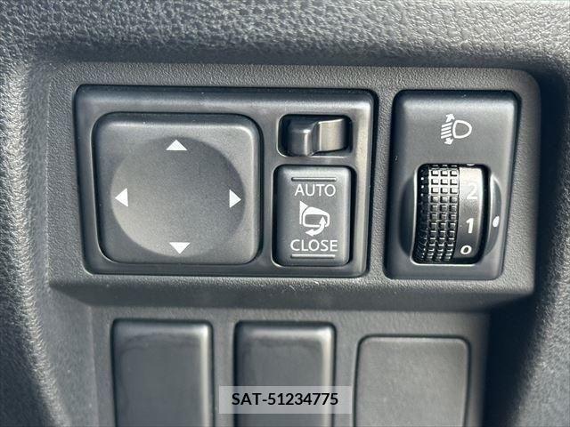 Nissan JUKE 2010-07 338438-3