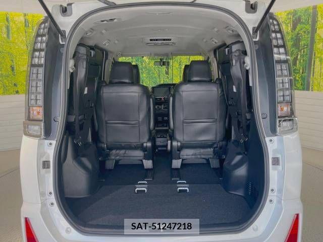 Toyota VOXY 2014-07 370505-11
