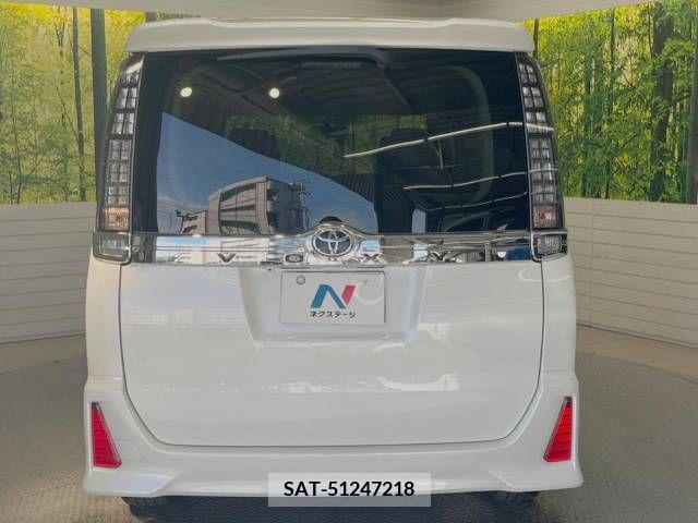 Toyota VOXY 2014-07 370505-16