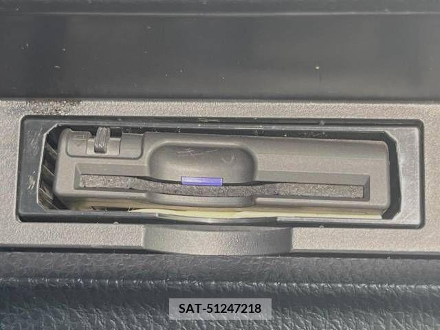 Toyota VOXY 2014-07 370505-6