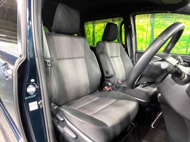 Toyota VOXY 2018-01 19634-8