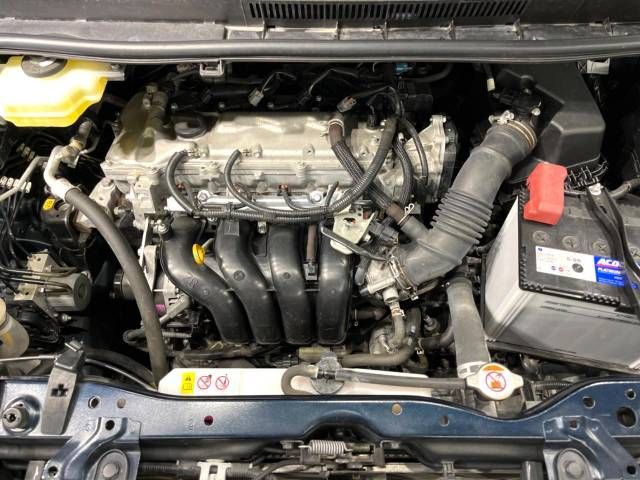 Toyota VOXY 2018-01 19634-18