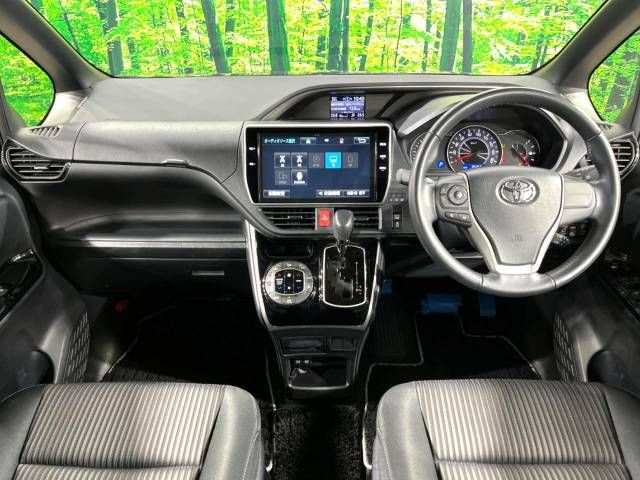 Toyota VOXY 2018-01 19634-1