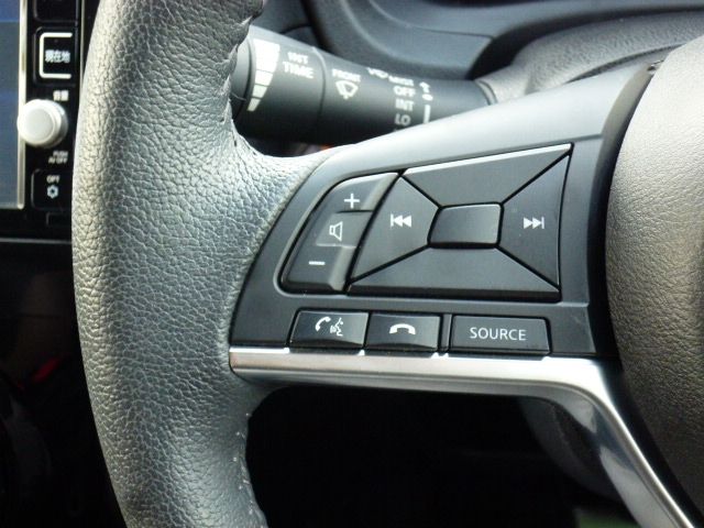 Nissan NOTE 2017-03 16564-18