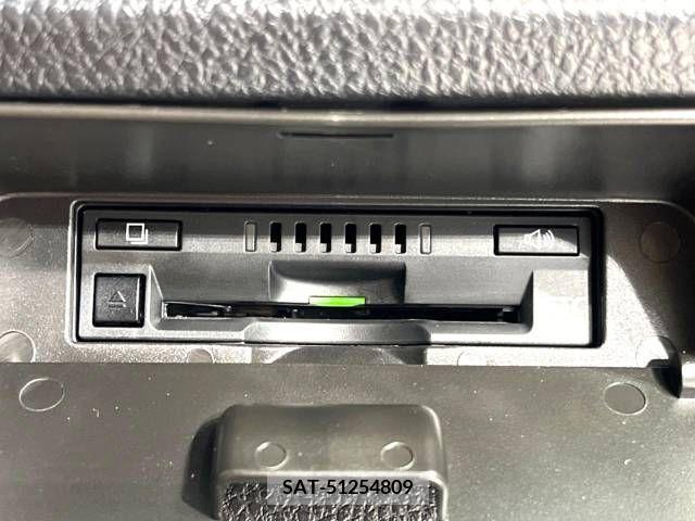 Toyota VOXY 2019-04 321581-5