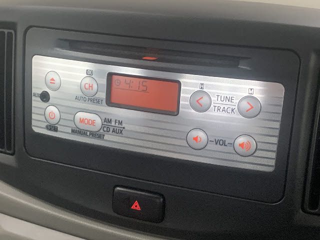 Toyota PIXIS EPOCH 2013-06 180643-4