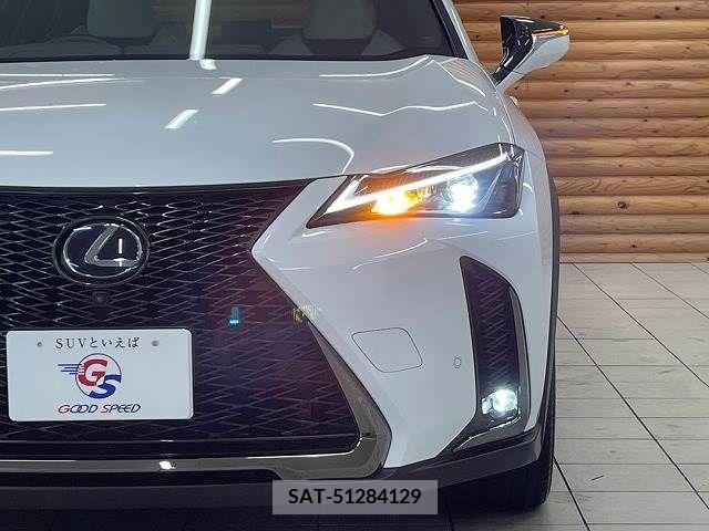Lexus UX 2019-04 354100-9