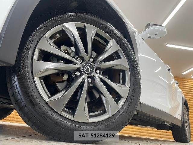 Lexus UX 2019-04 354100-10