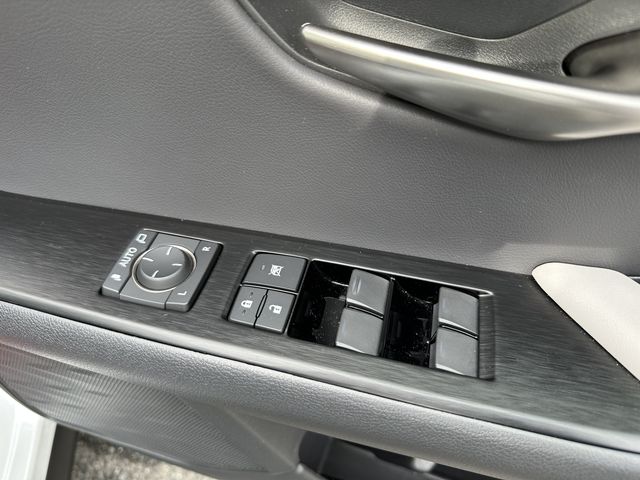 Lexus UX 2021-04 1620-13