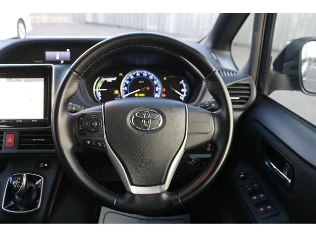 Toyota VOXY HYBRID 2016-05 193936-13