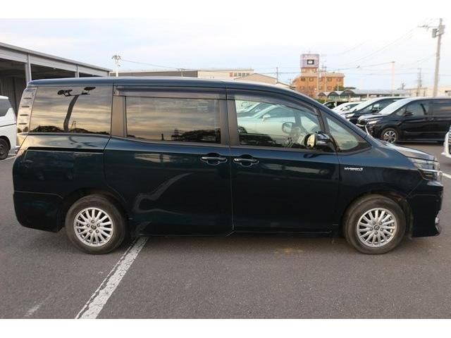Toyota VOXY HYBRID 2016-05 193936-2