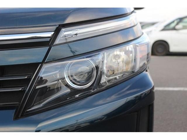 Toyota VOXY HYBRID 2016-05 193936-5