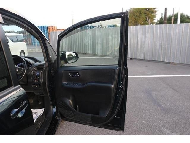 Toyota VOXY HYBRID 2016-05 193936-8