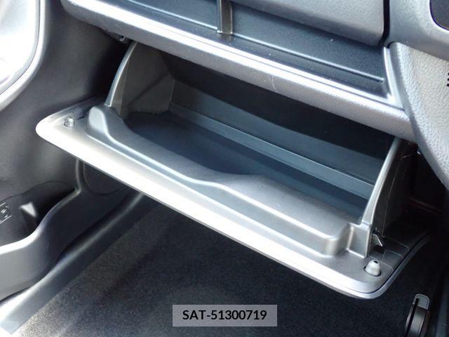Toyota VITZ HYBRID 2019-05 374828-14