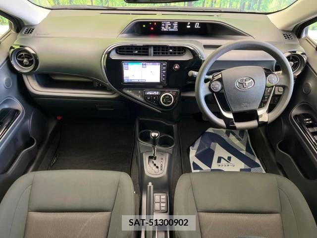 Toyota AQUA 2019-06 210661-1