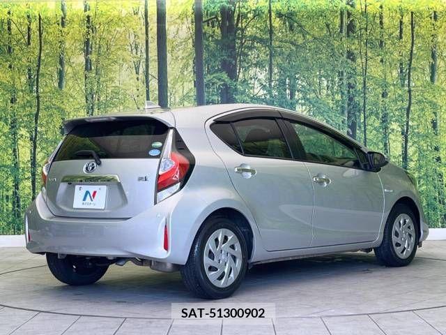 Toyota AQUA 2019-06 210661-17