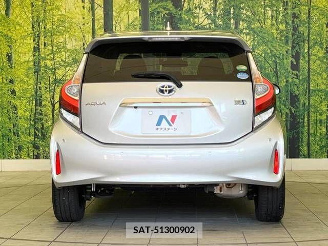 Toyota AQUA 2019-06 210661-15