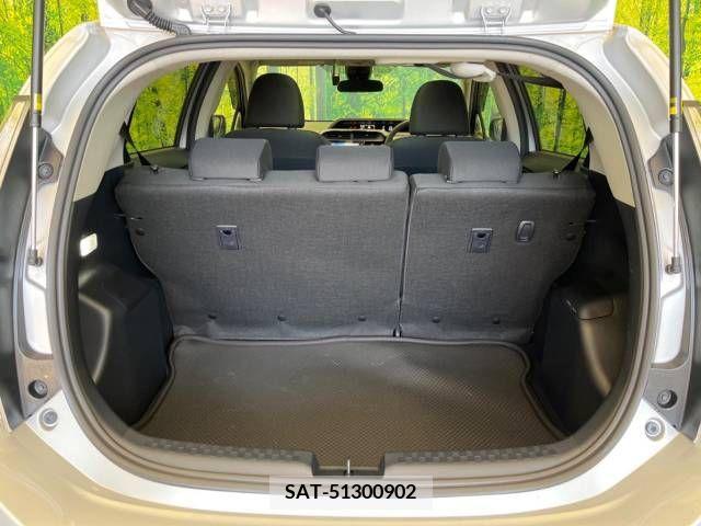 Toyota AQUA 2019-06 210661-10