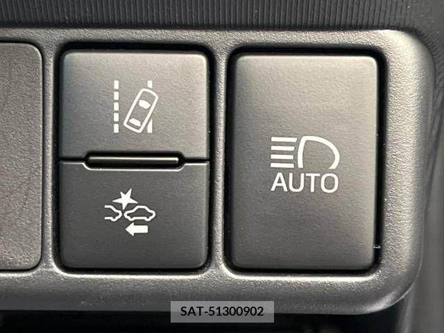 Toyota AQUA 2019-06 210661-7