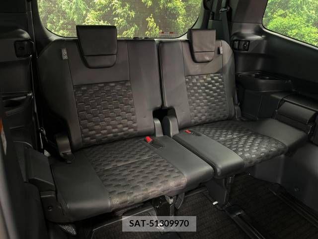 Toyota VOXY 2023-04 394937-12