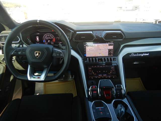 Lamborghini URUS 2018-10 193014-1
