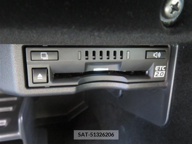 Lexus IS 2021-07 353946-18