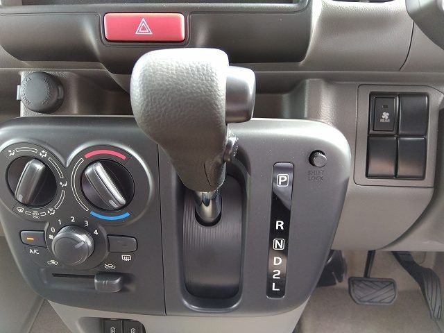 Nissan CLIPPER 2023-01 189374-17