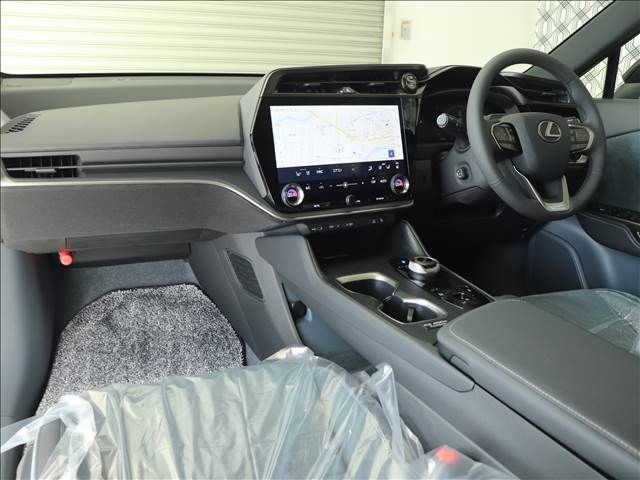 Lexus RZ 2023-08 194784-2