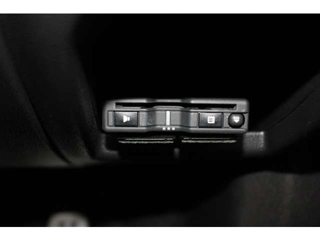 Renault MEGANE 2021-06 11144-17