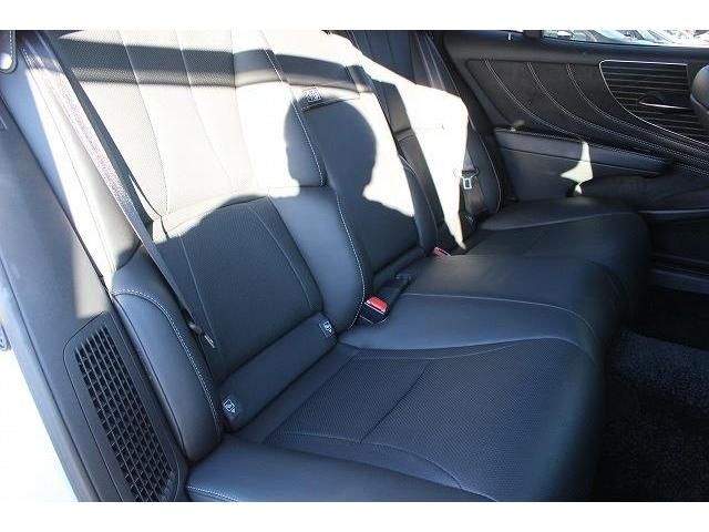 Lexus LS 2018-02 183506-13