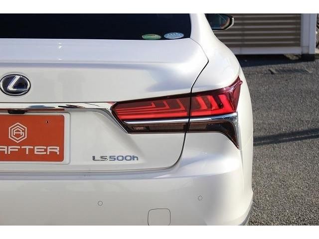 Lexus LS 2018-02 183506-11