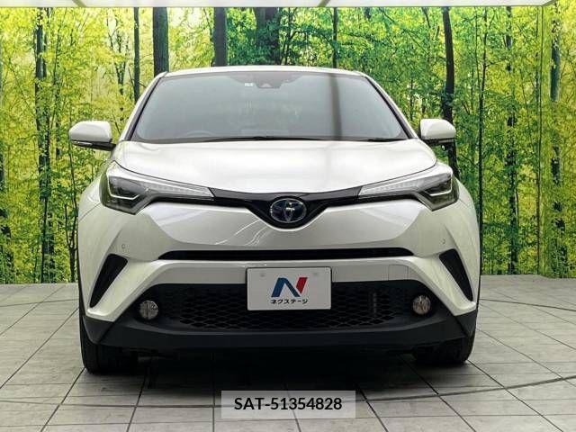 Toyota C-HR 2017-05 220652-14