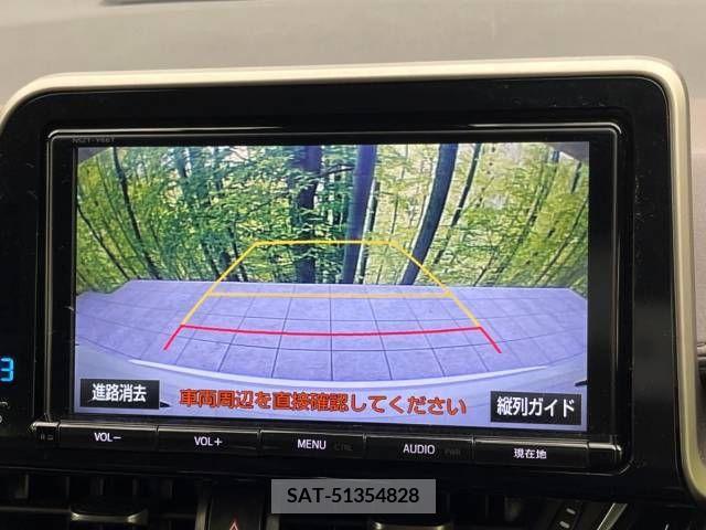 Toyota C-HR 2017-05 220652-4