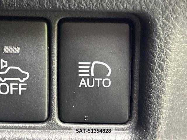Toyota C-HR 2017-05 220652-5