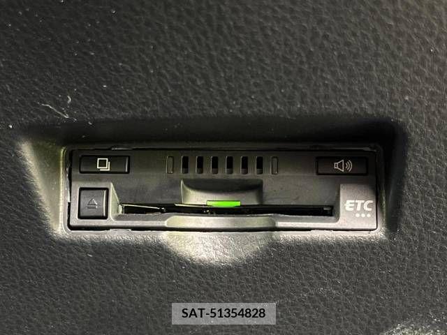 Toyota C-HR 2017-05 220652-7