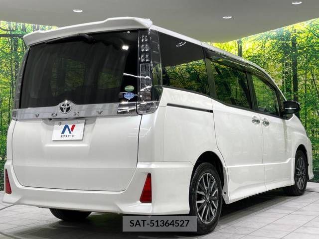 Toyota VOXY 2015-05 213048-18
