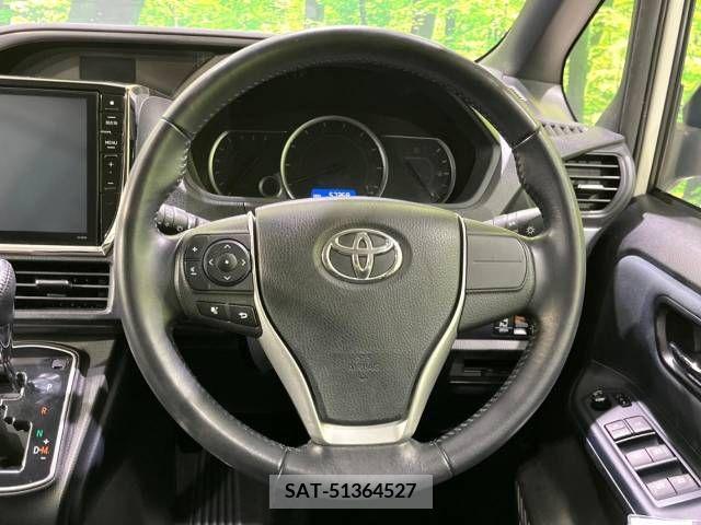 Toyota VOXY 2015-05 213048-12