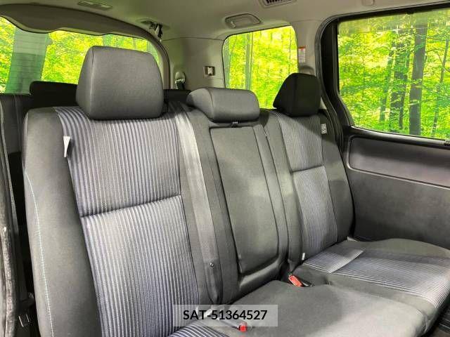 Toyota VOXY 2015-05 213048-9