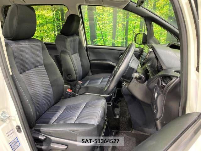 Toyota VOXY 2015-05 213048-8