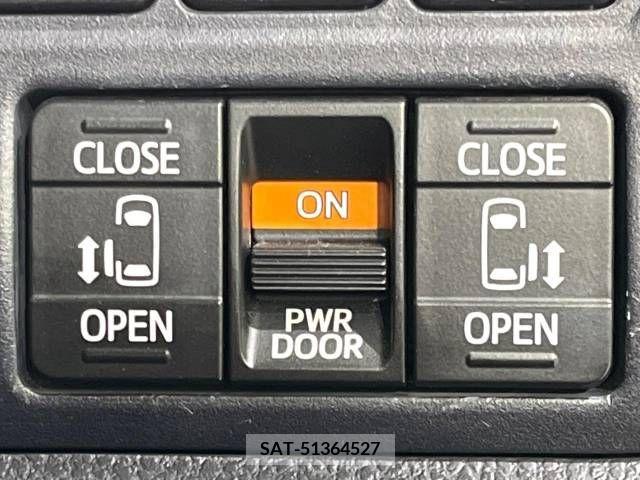 Toyota VOXY 2015-05 213048-3