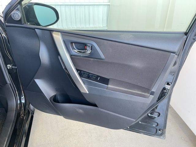 Toyota AURIS 2014-08 4216-21